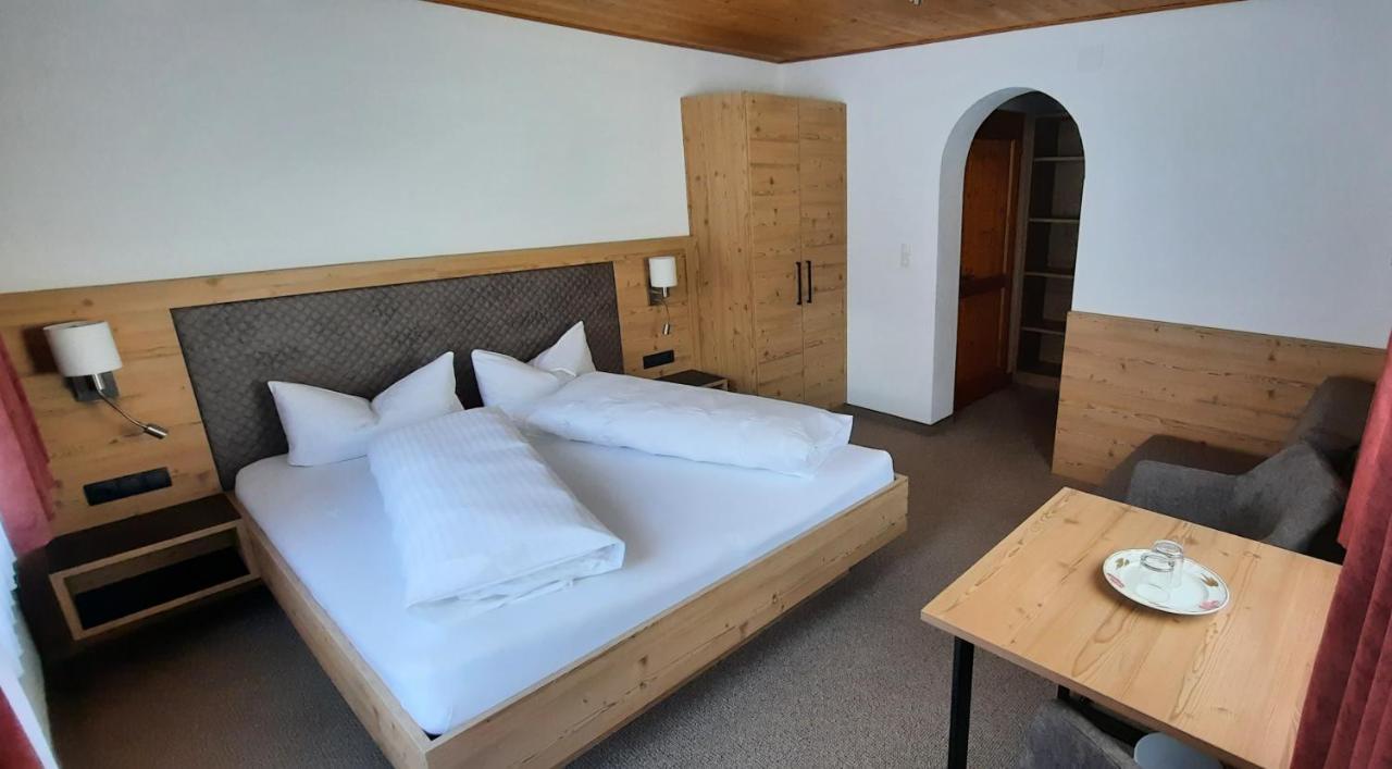Hotel Gsallbach Kaunertal Extérieur photo